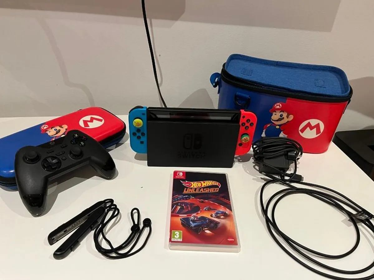 Nintendo Switch bundle - Image 1