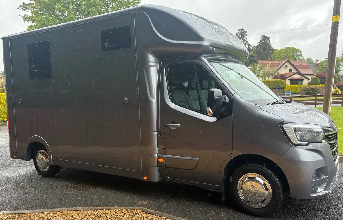 Renault Master 2021 . 2 Horsebox . New Build - Image 4