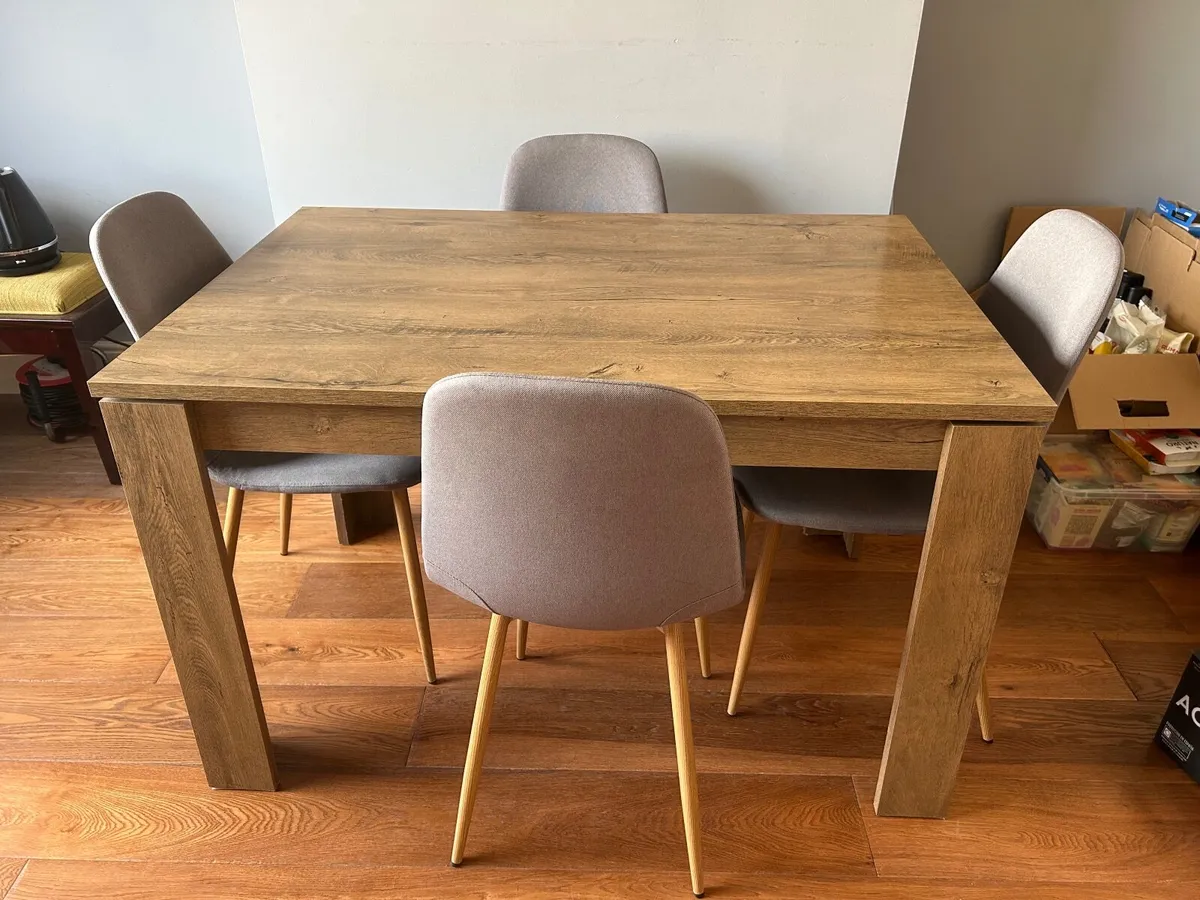Kitchen table and chairs - Image 2