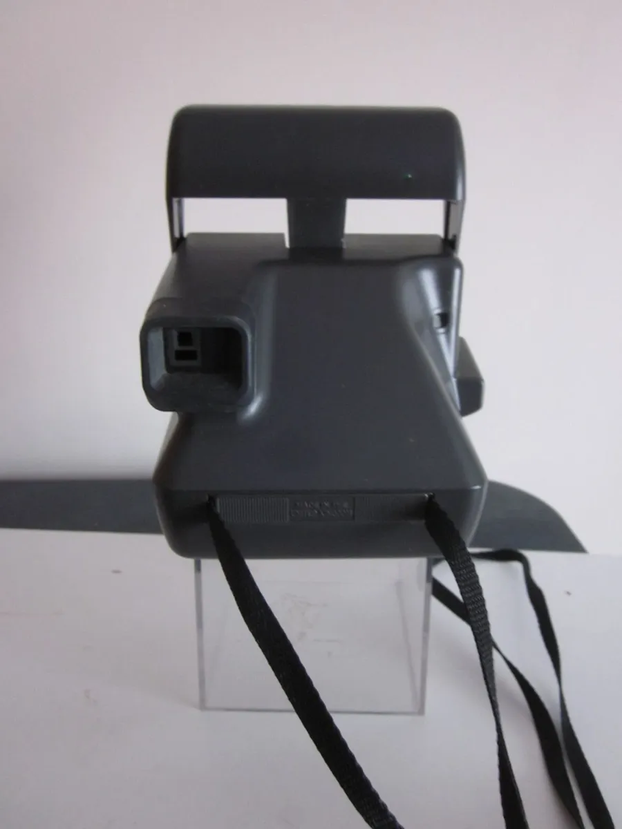 Polaroid 636 Close Up Vintage Instant Camera. - Image 2