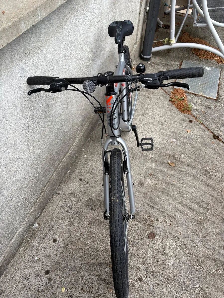 Carrera Subway Hybrid Bike - As new - Image 2