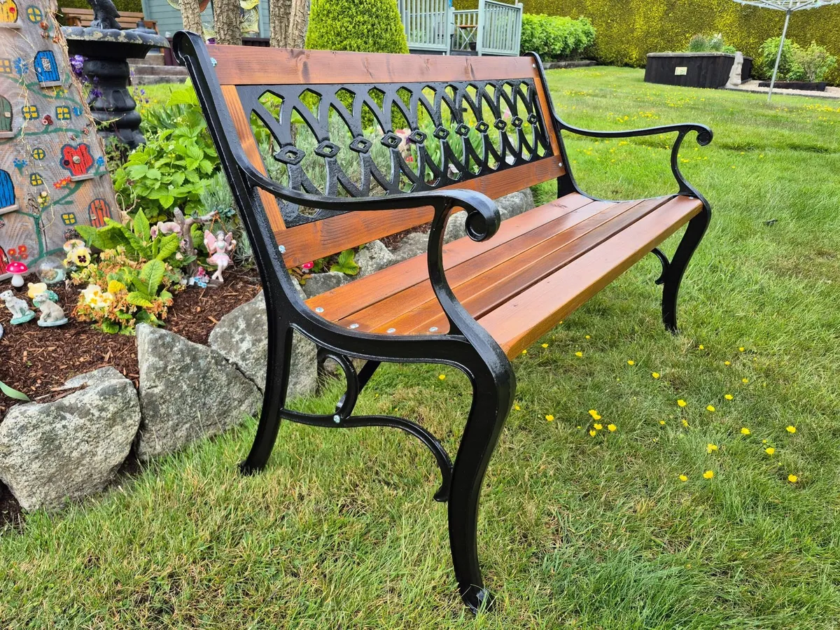 Cast iron Garden bench - Image 1