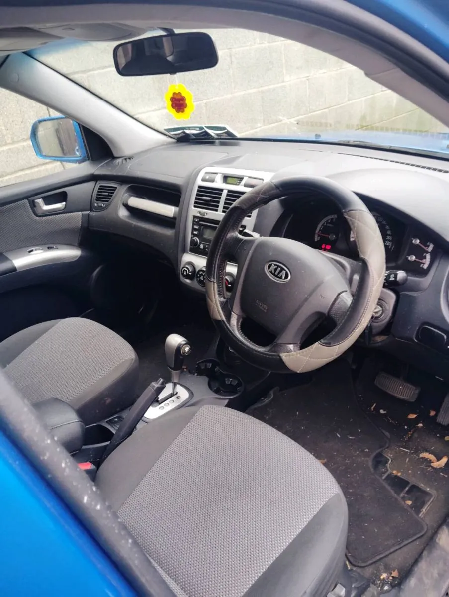 2008 Kia Sportage Automatic start and drive - Image 2