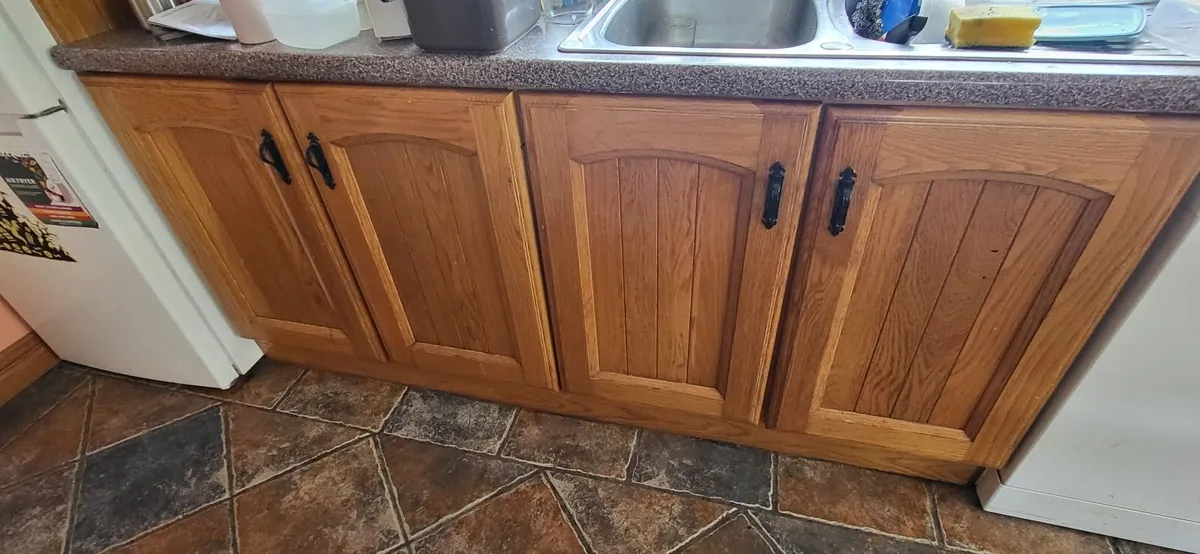 Solid oak kitchen - Image 1