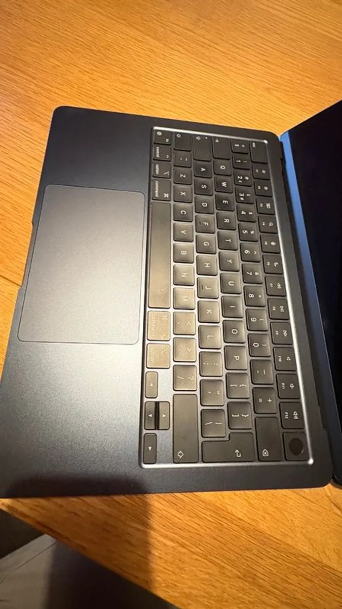 MacBook - Image 4