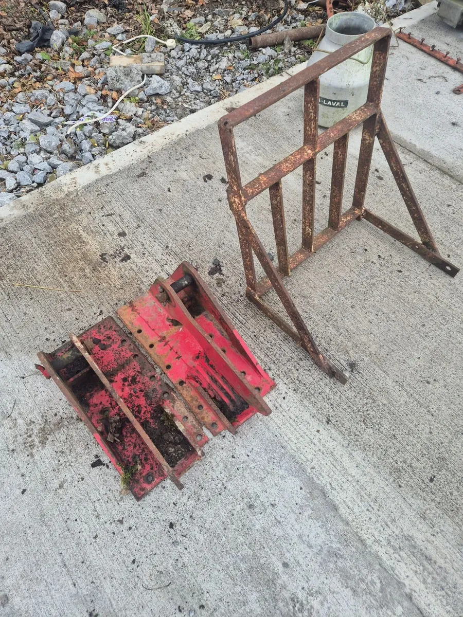 David brown grill gaurd/ mfhx brackets - Image 2