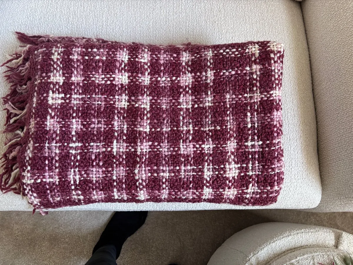 Laura Ashley Throw - Image 1