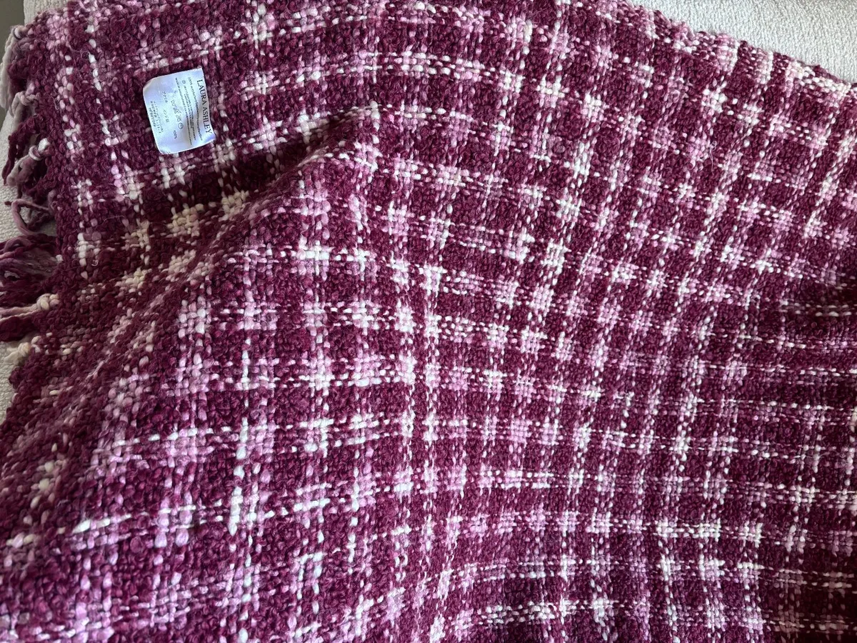 Laura Ashley Throw - Image 2