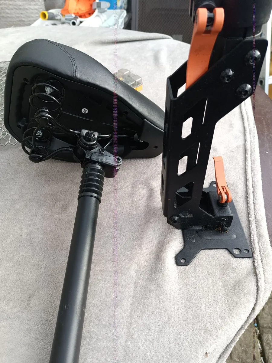 Kugoo Folding seat and holder(bracket) - Image 2