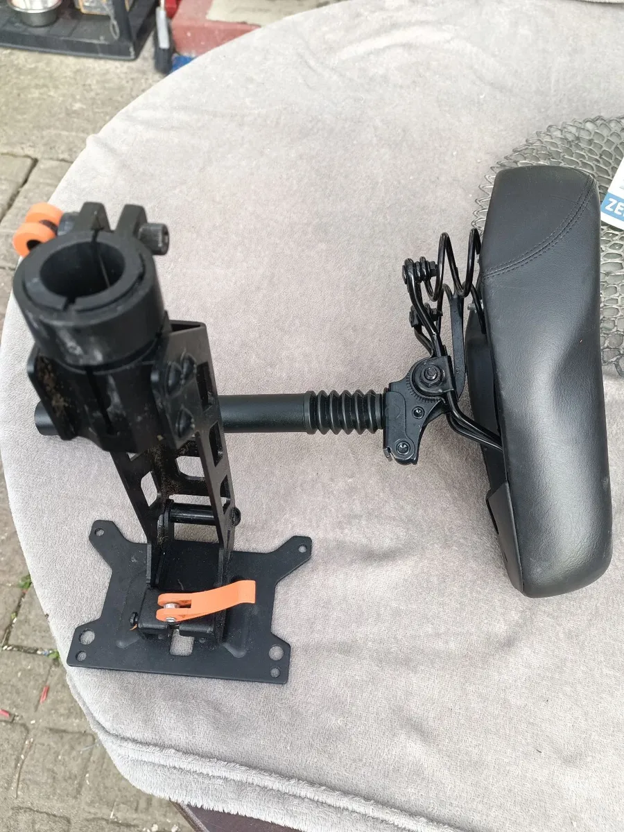 Kugoo Folding seat and holder(bracket) - Image 3