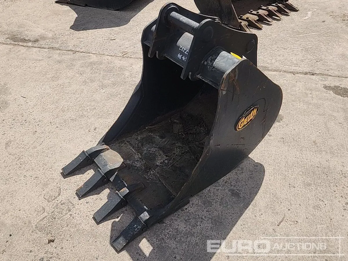 Digging buckets Geith and CAT.  Quick sale!!!! - Image 1
