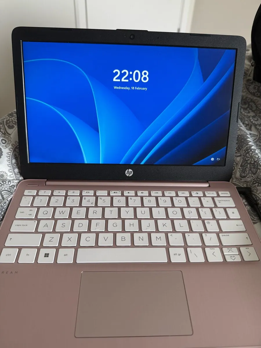 HP Stream 11 Laptop - Image 2