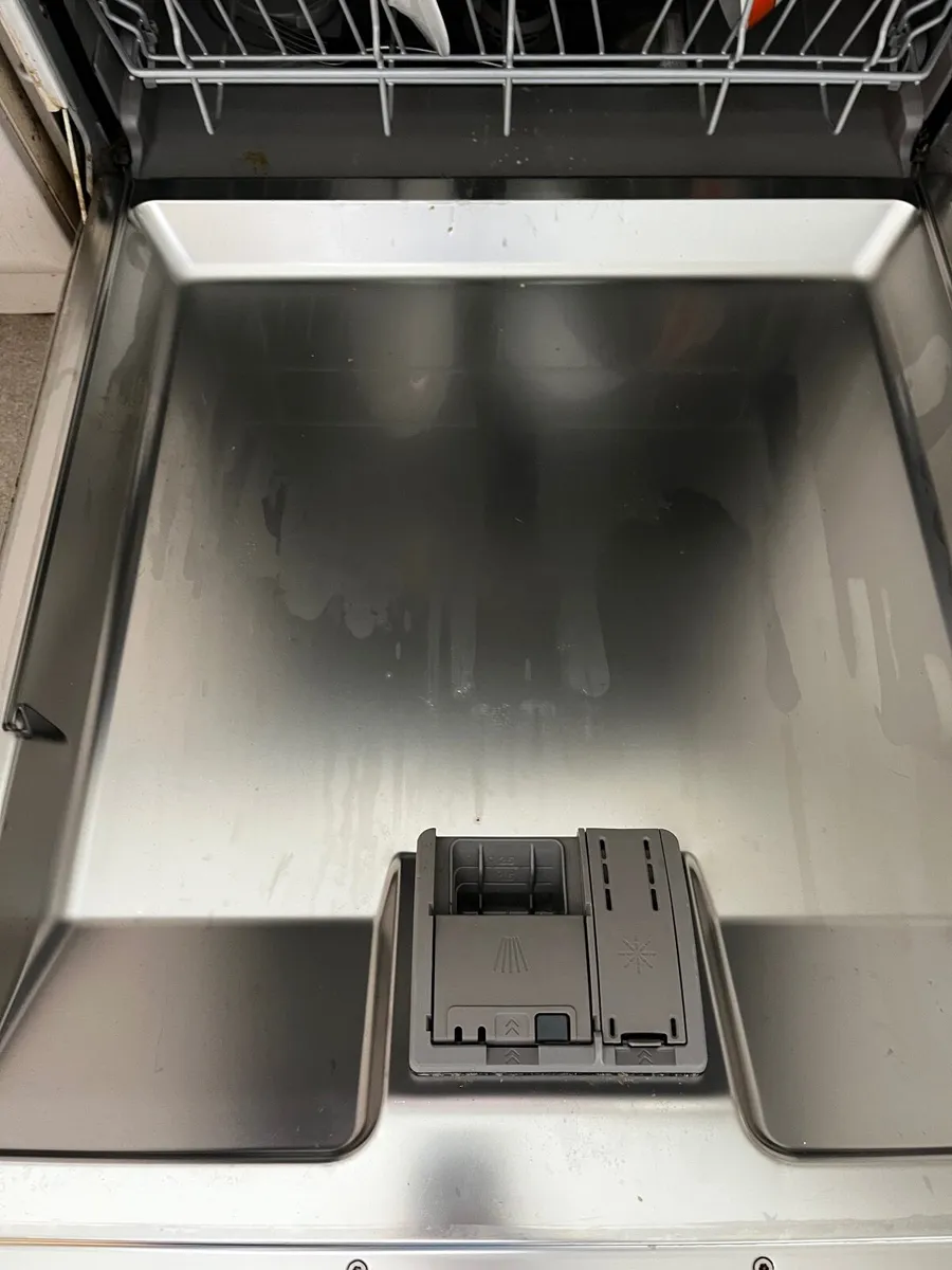 Dishwasher - Image 1