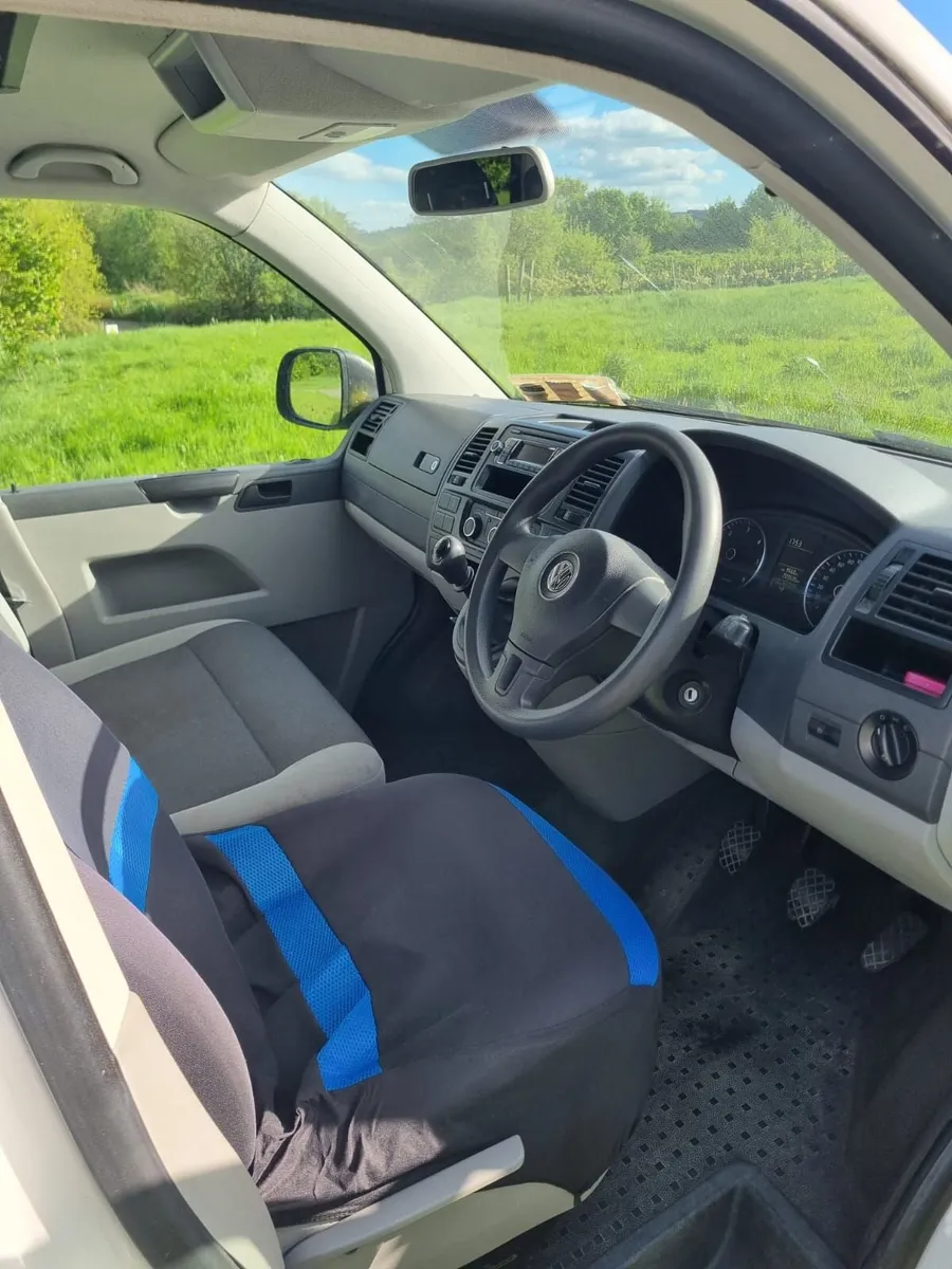 Campervan - Volkswagen Transporter - Image 3