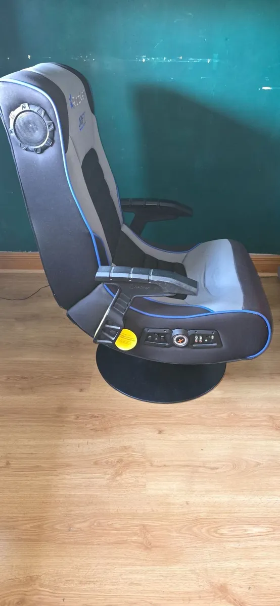 X rocker bluetooth pedestal gaming chair - Image 1