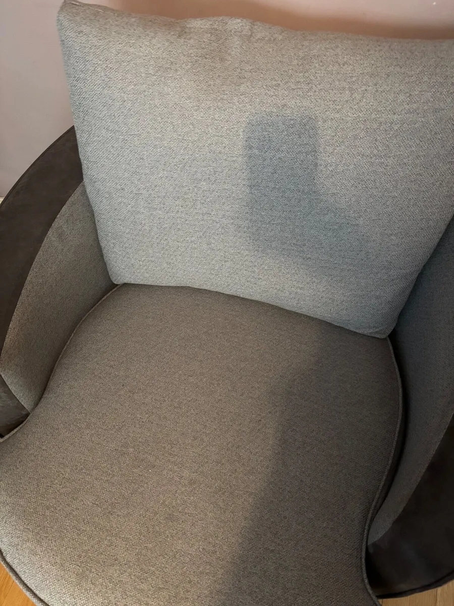 swivel chair - Image 3