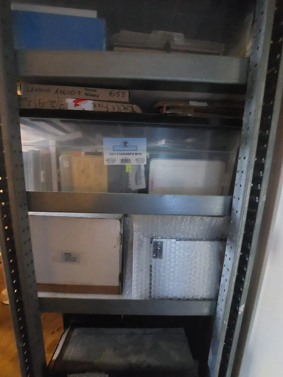 Phone repair shop closing down equipment - Image 1