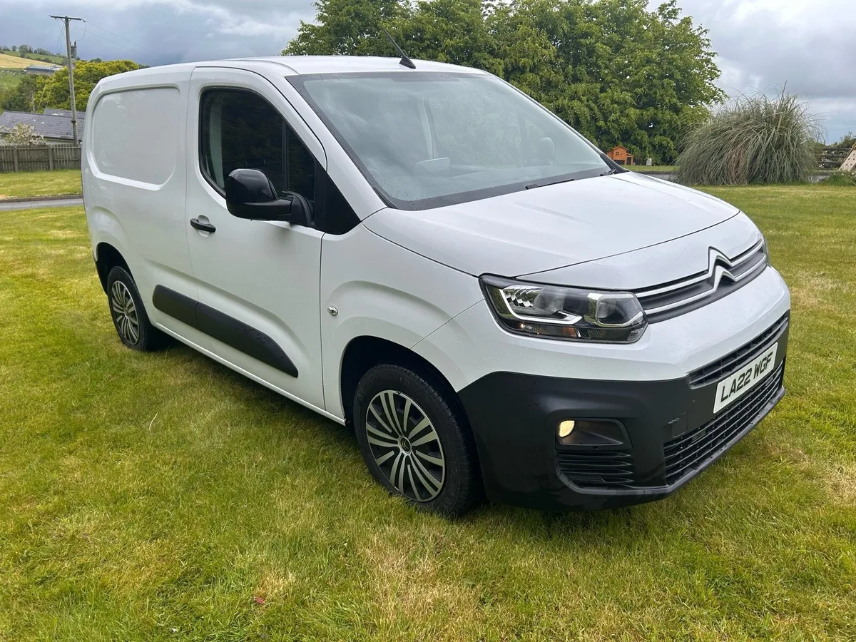 2022 Citreon Berlingo enterprise no vat no vat - Image 2