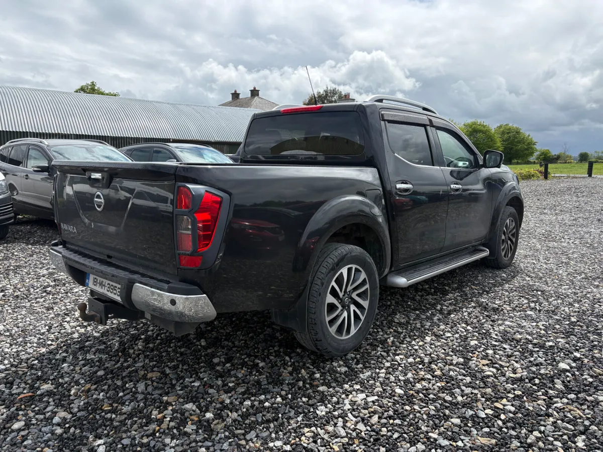 2018 Nissan Navara 2.3 Tekna Crew Cab Manual - Image 3