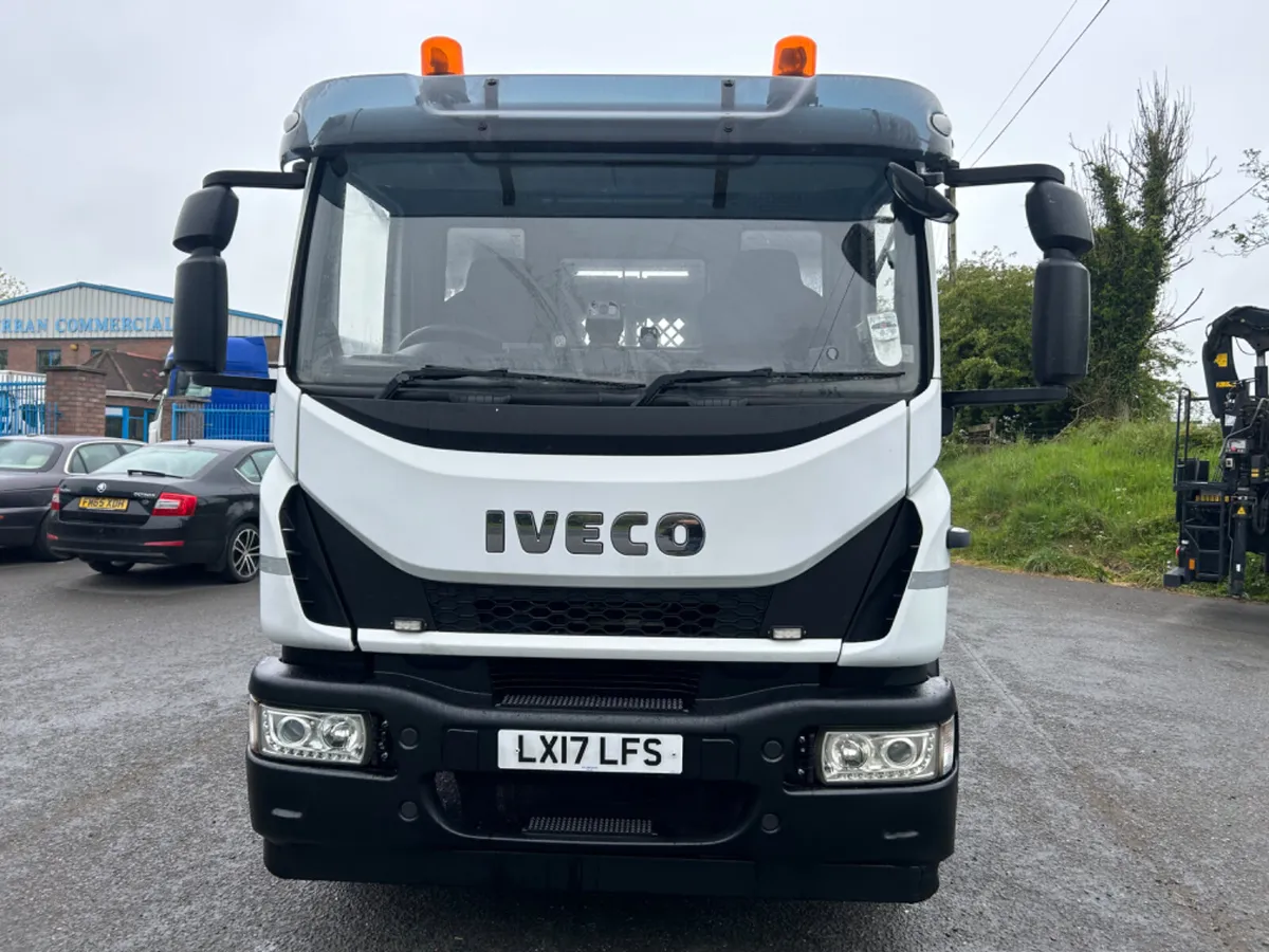 2017 iveco 180e25 18 ton  skip loader with cover - Image 2