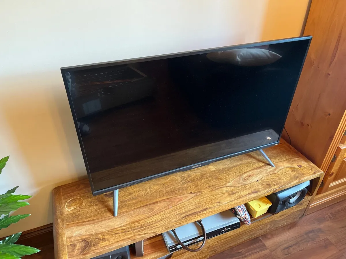 43inch Aorus Gaming Monitor - Image 2