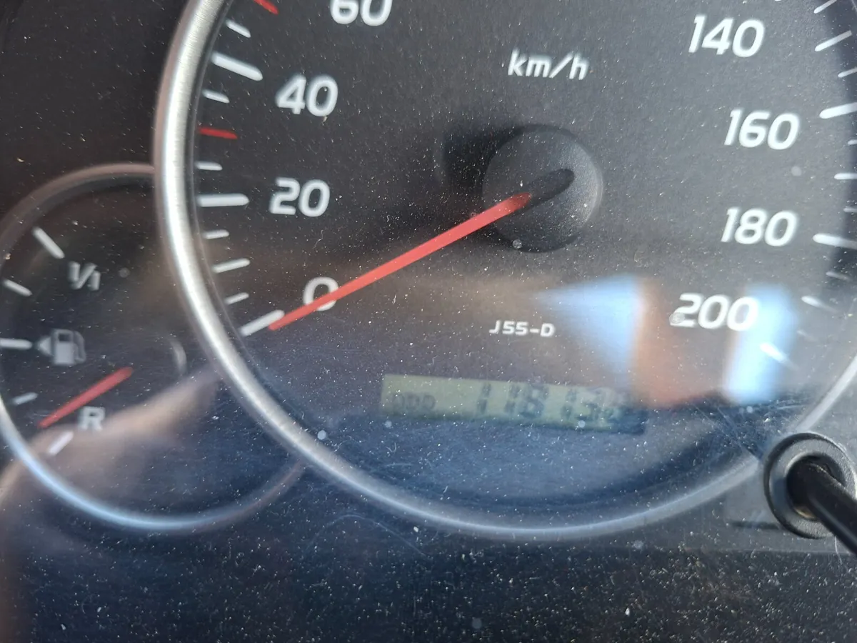 Toyota Land Cruiser 2005 - Image 4