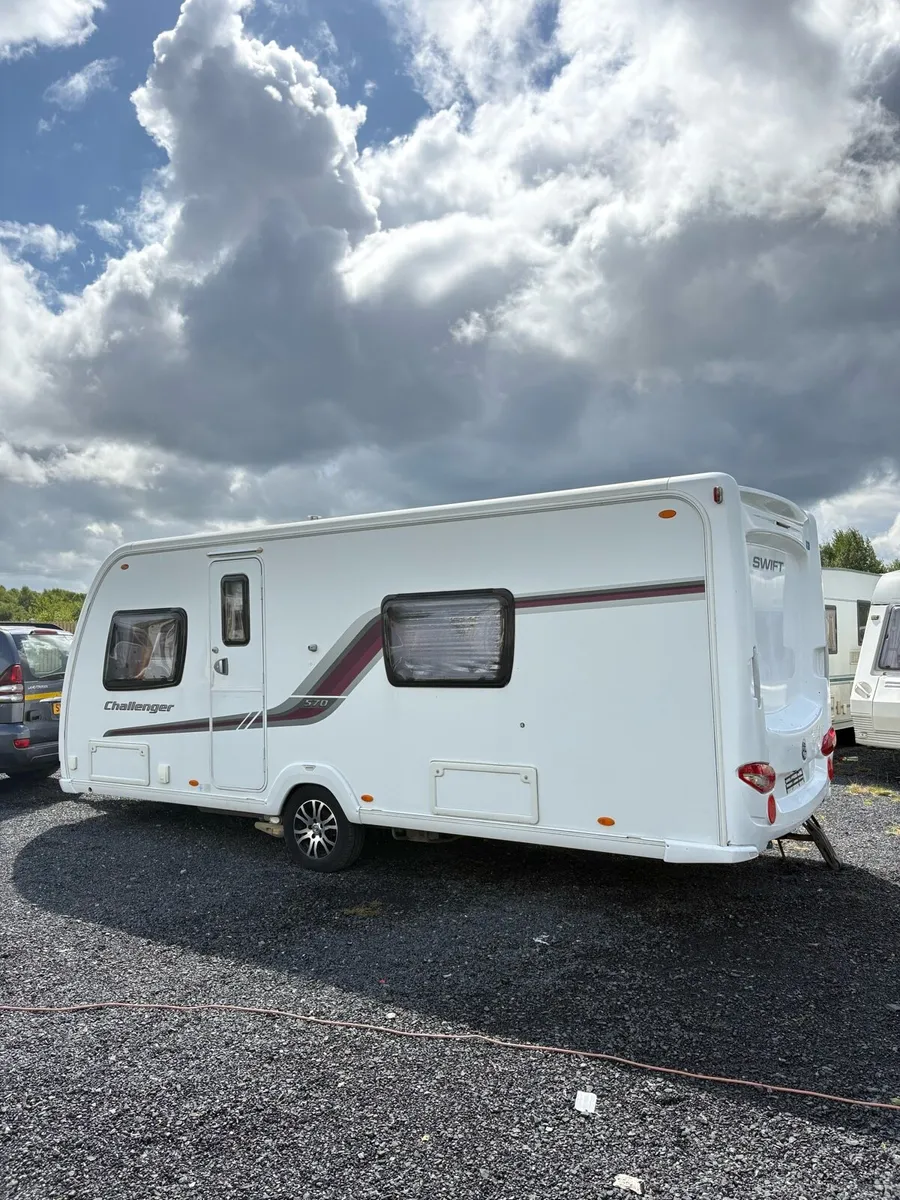 Swift Challenger 4 Berth Fixed Bed Caravan - Image 3