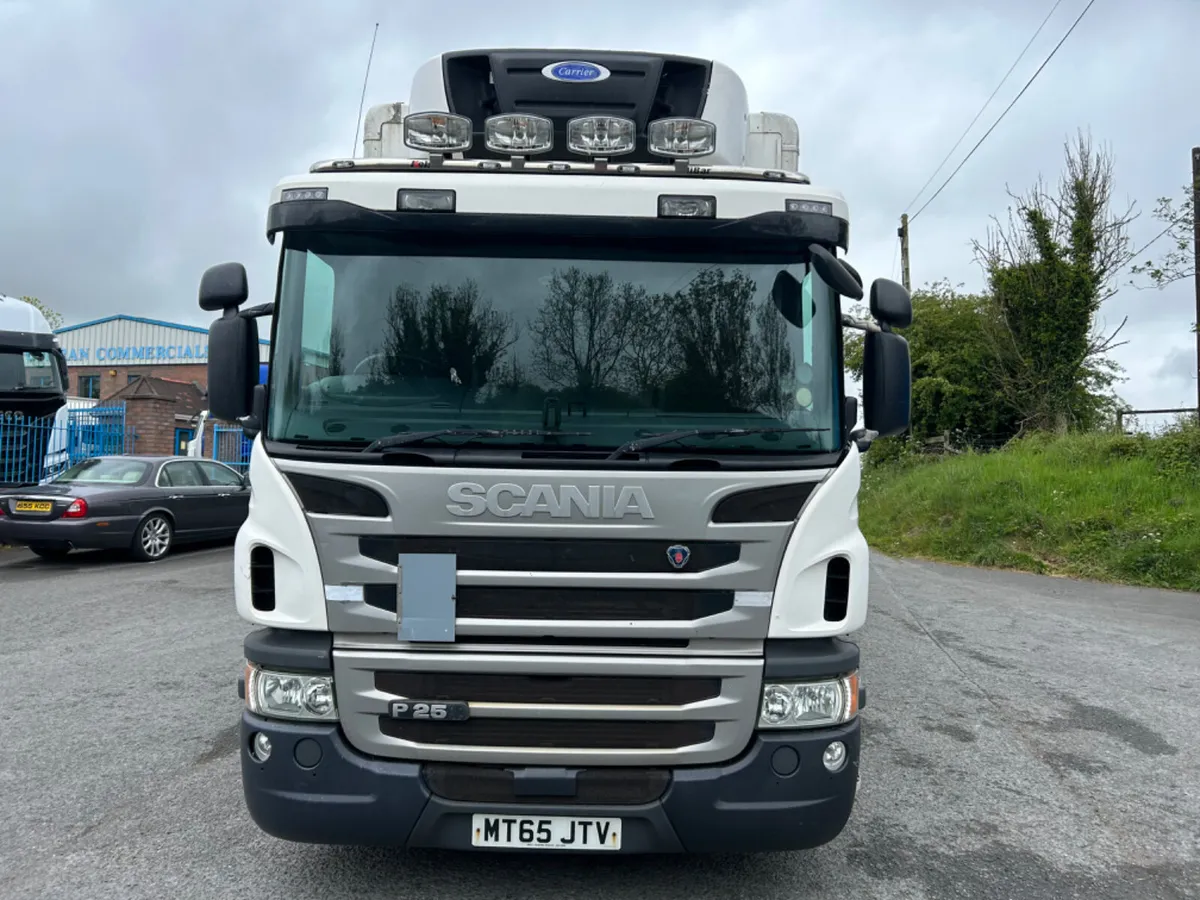 2016 Scania p250 18 ton fridge with tail lift - Image 2