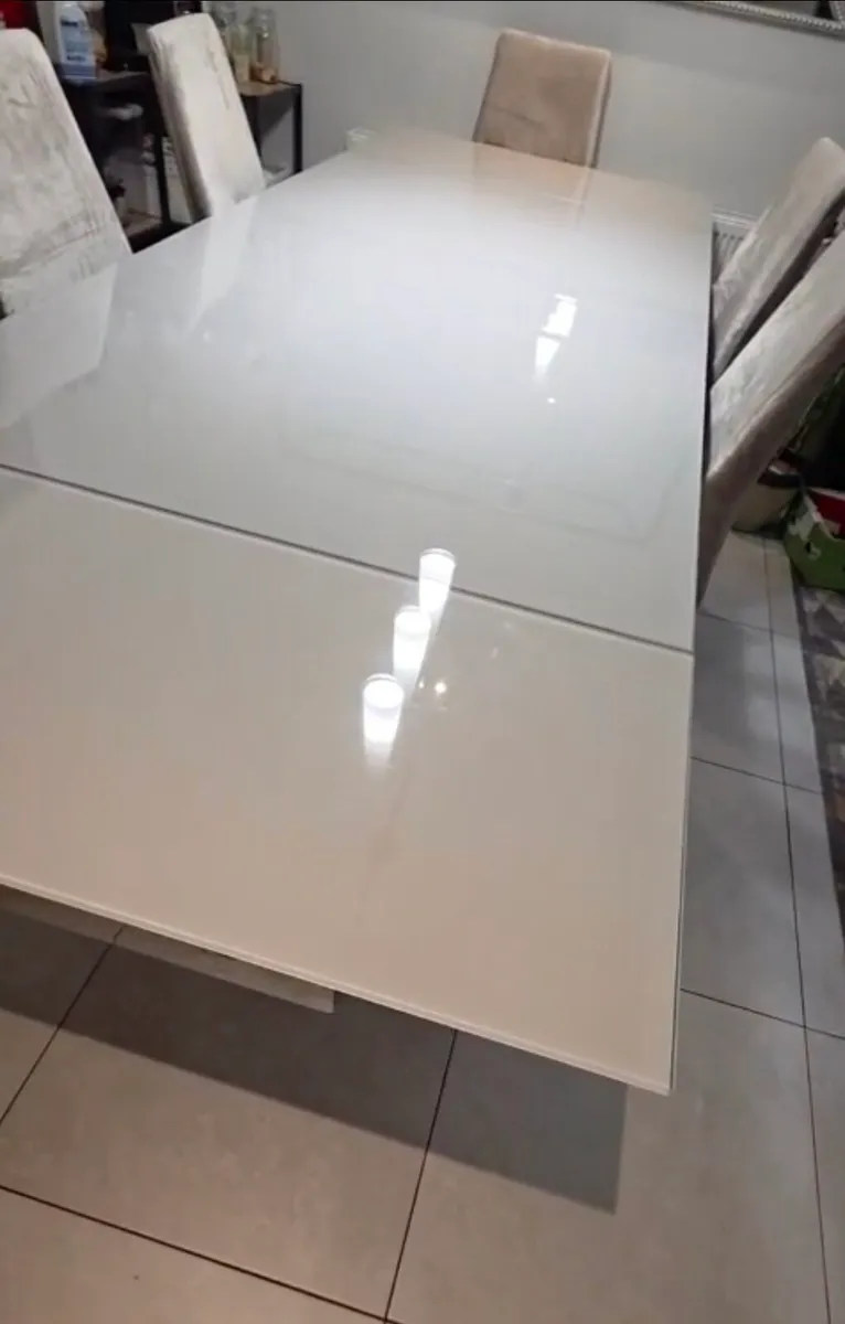 Extandable Dining table - Image 3