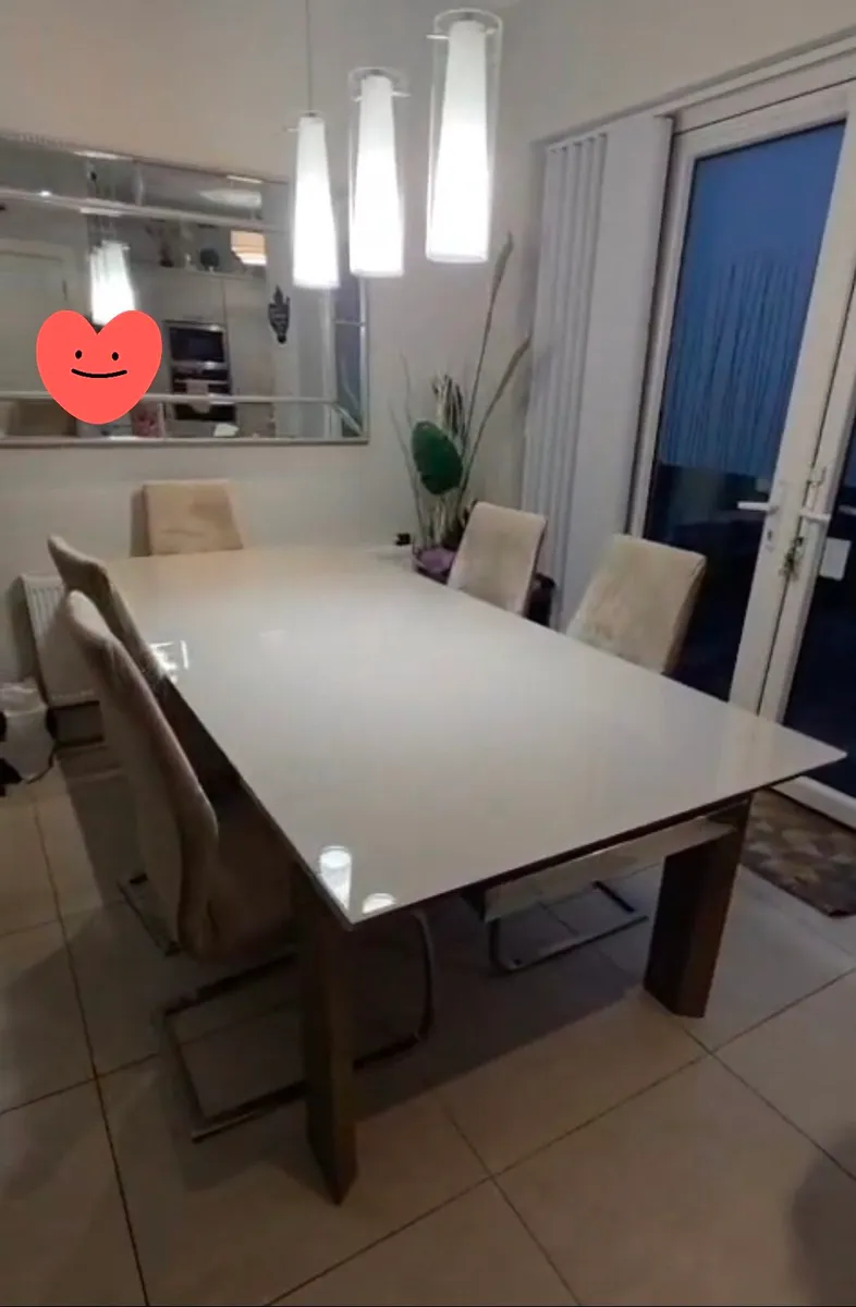 Extandable Dining table - Image 1