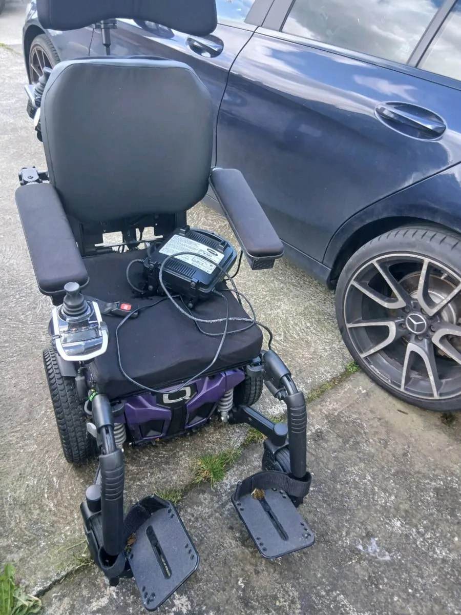 Electrical wheelchair - Image 1