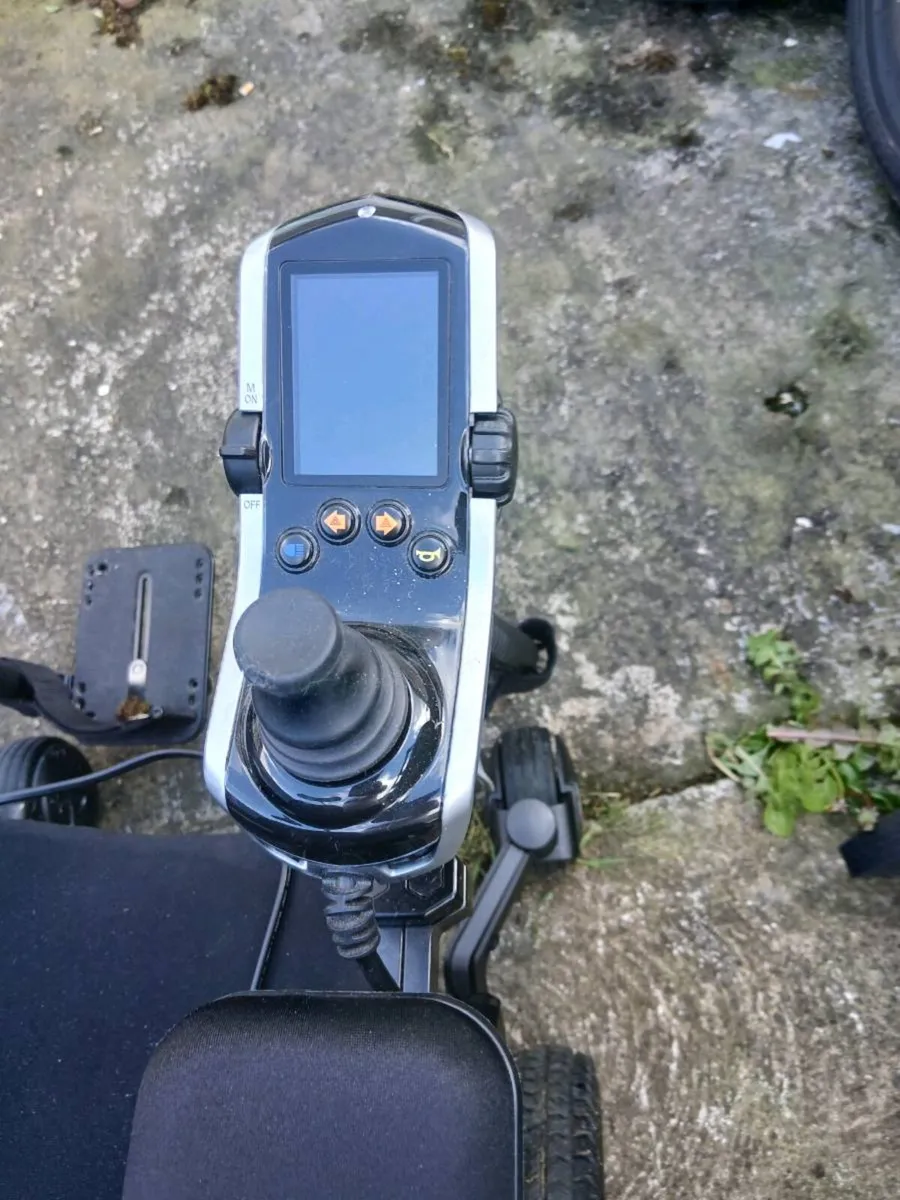 Electrical wheelchair - Image 2