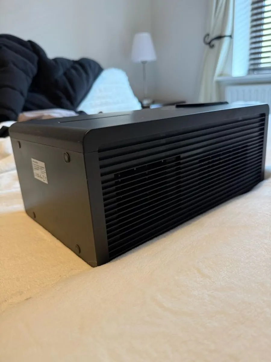 OKYUK Dehumidifier 2.8L Excellent Condition - Image 2