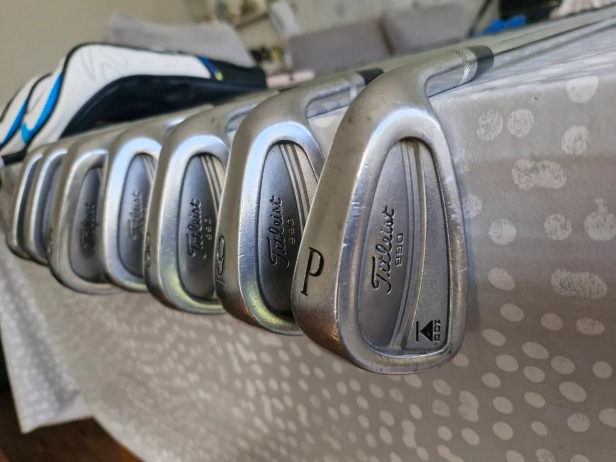 Golf Clubs Titleist DCI 990 Irons - Image 1