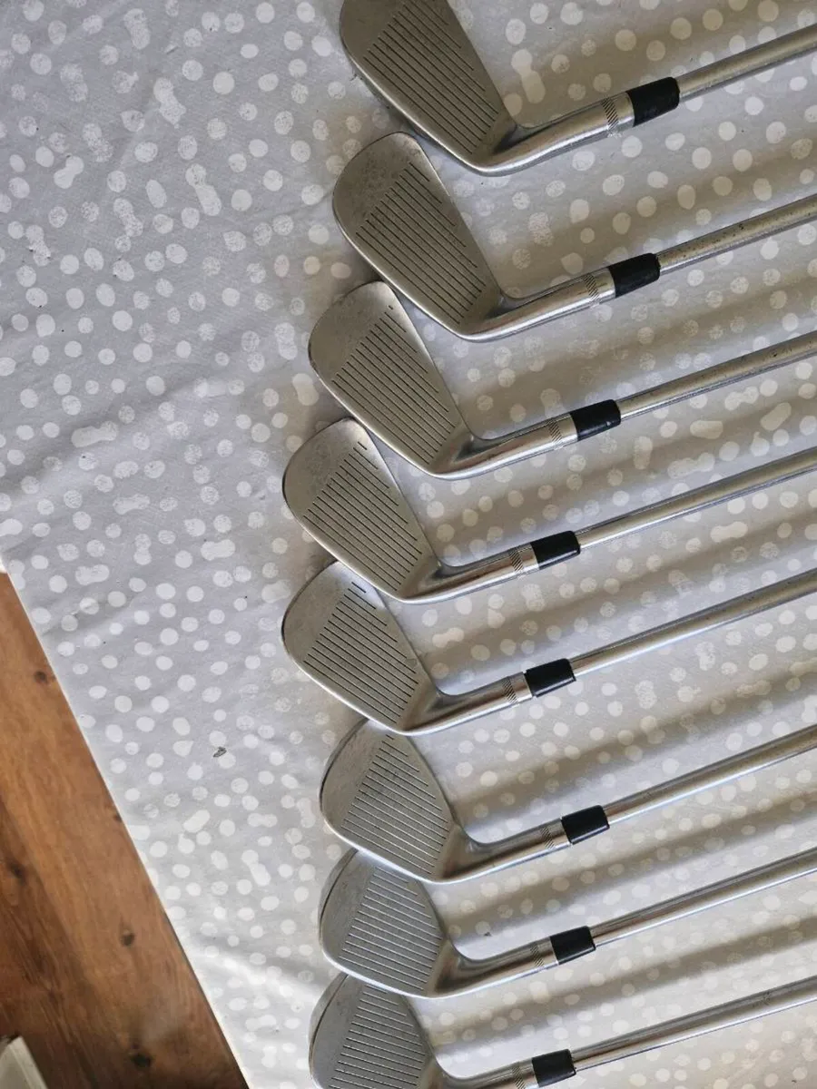 Golf Clubs Titleist DCI 990 Irons - Image 2