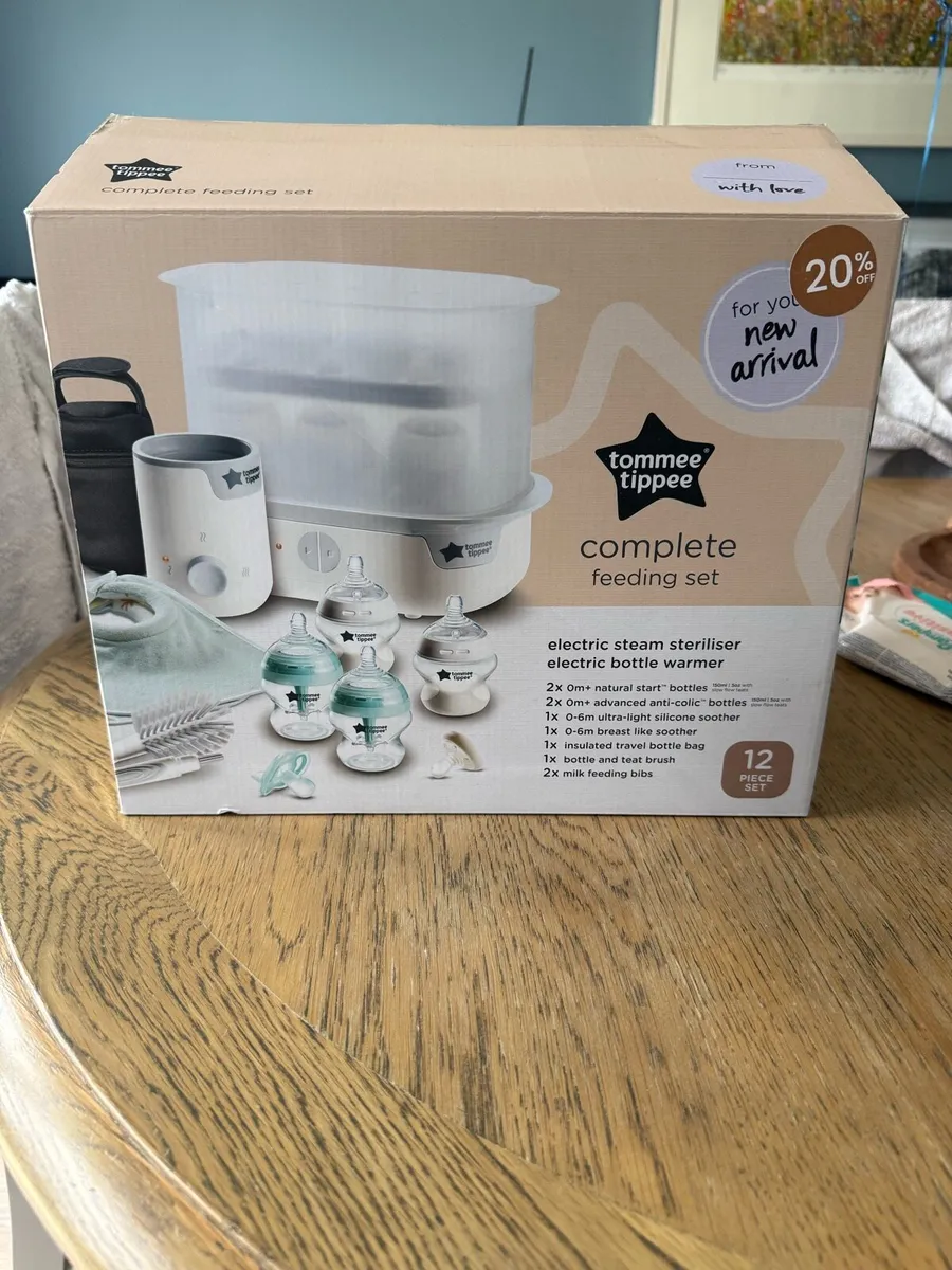 Tommee Tippee Feeding Set steriliser bottles - Image 1
