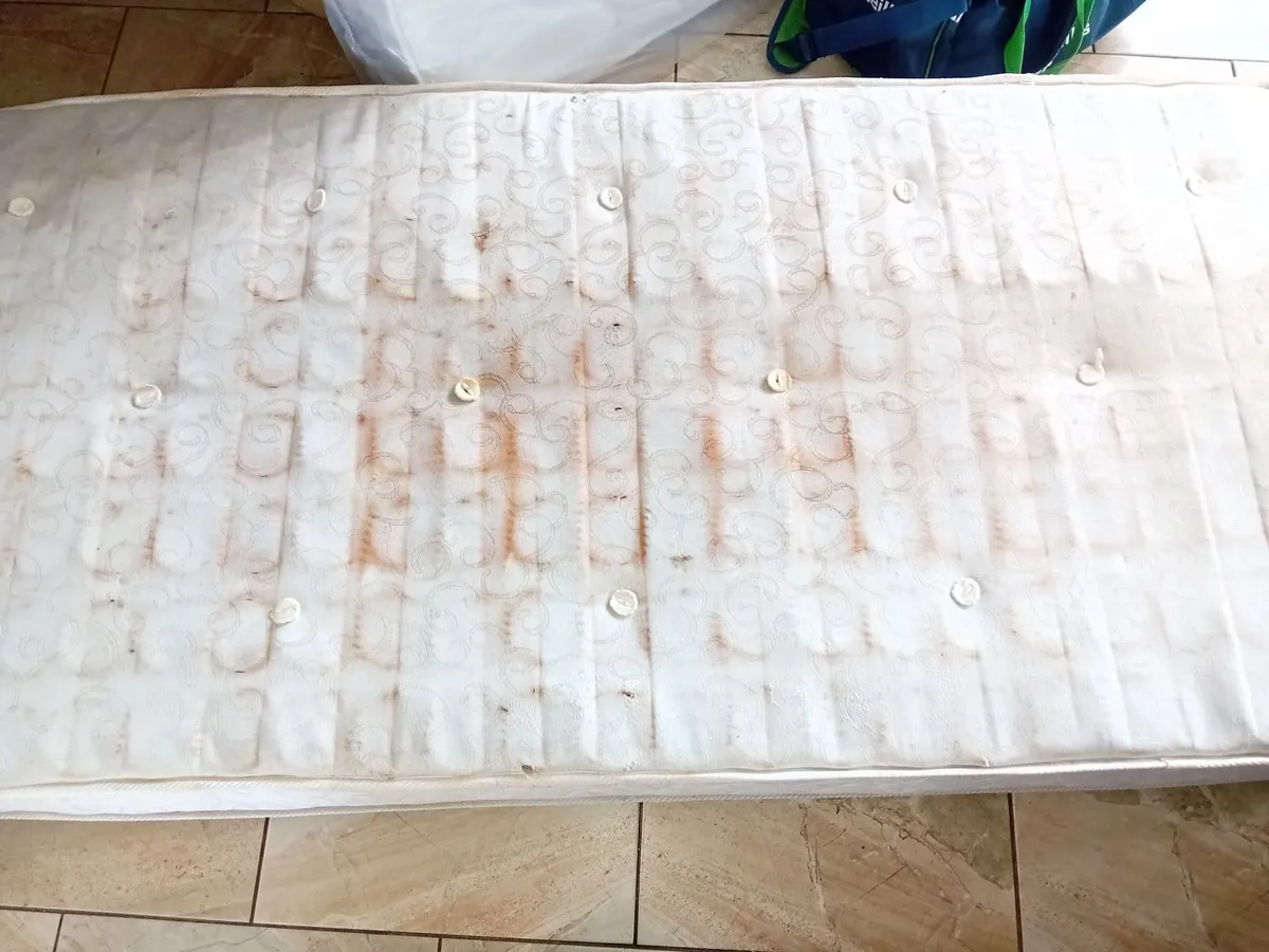Single Bed - Image 2
