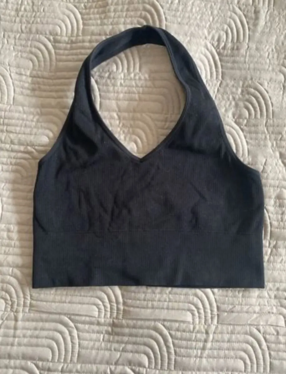 H&M Sports Bra Size M - Brand New - Image 1