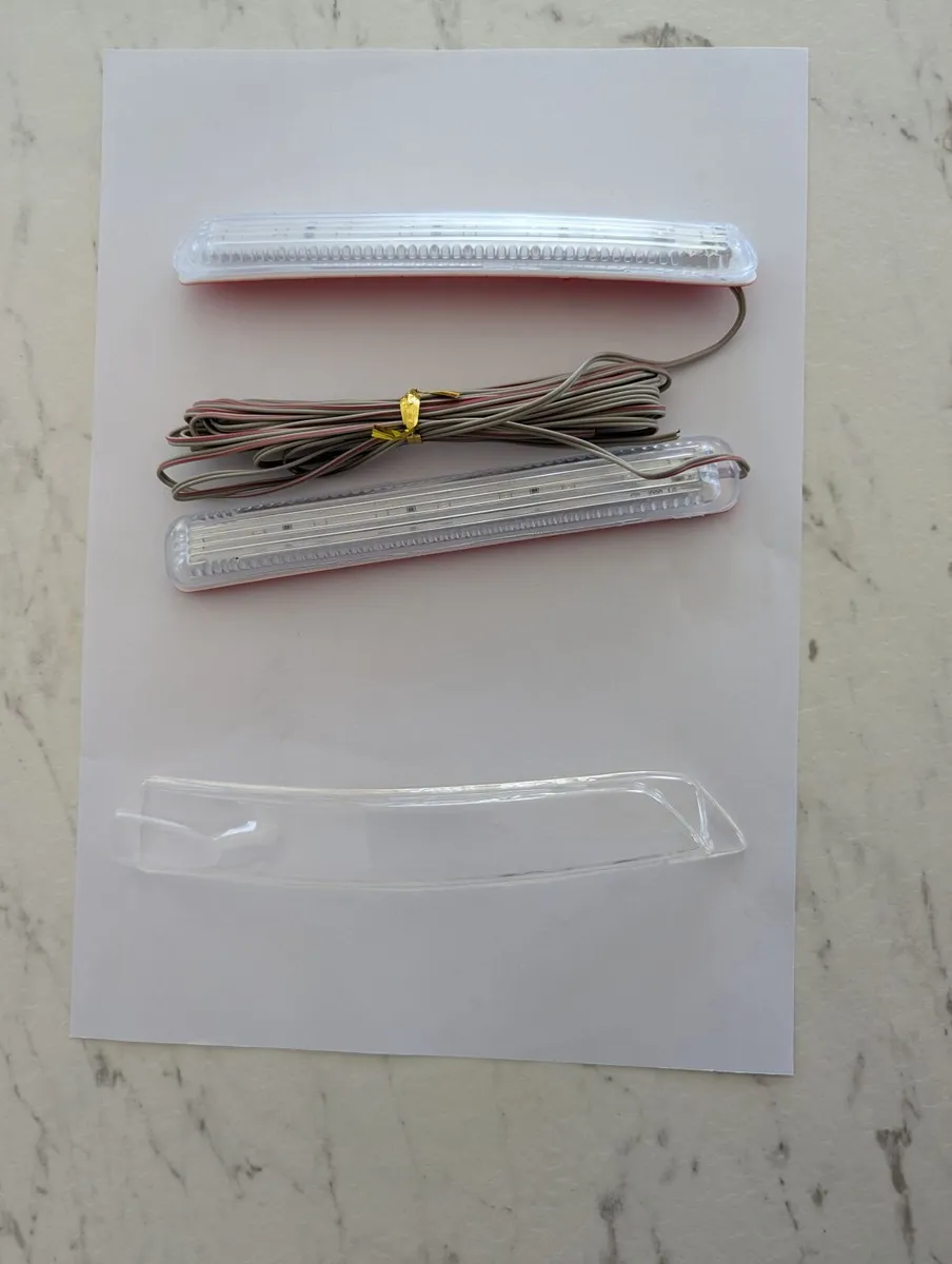 Ampera wing mirror indicator glass - Image 2