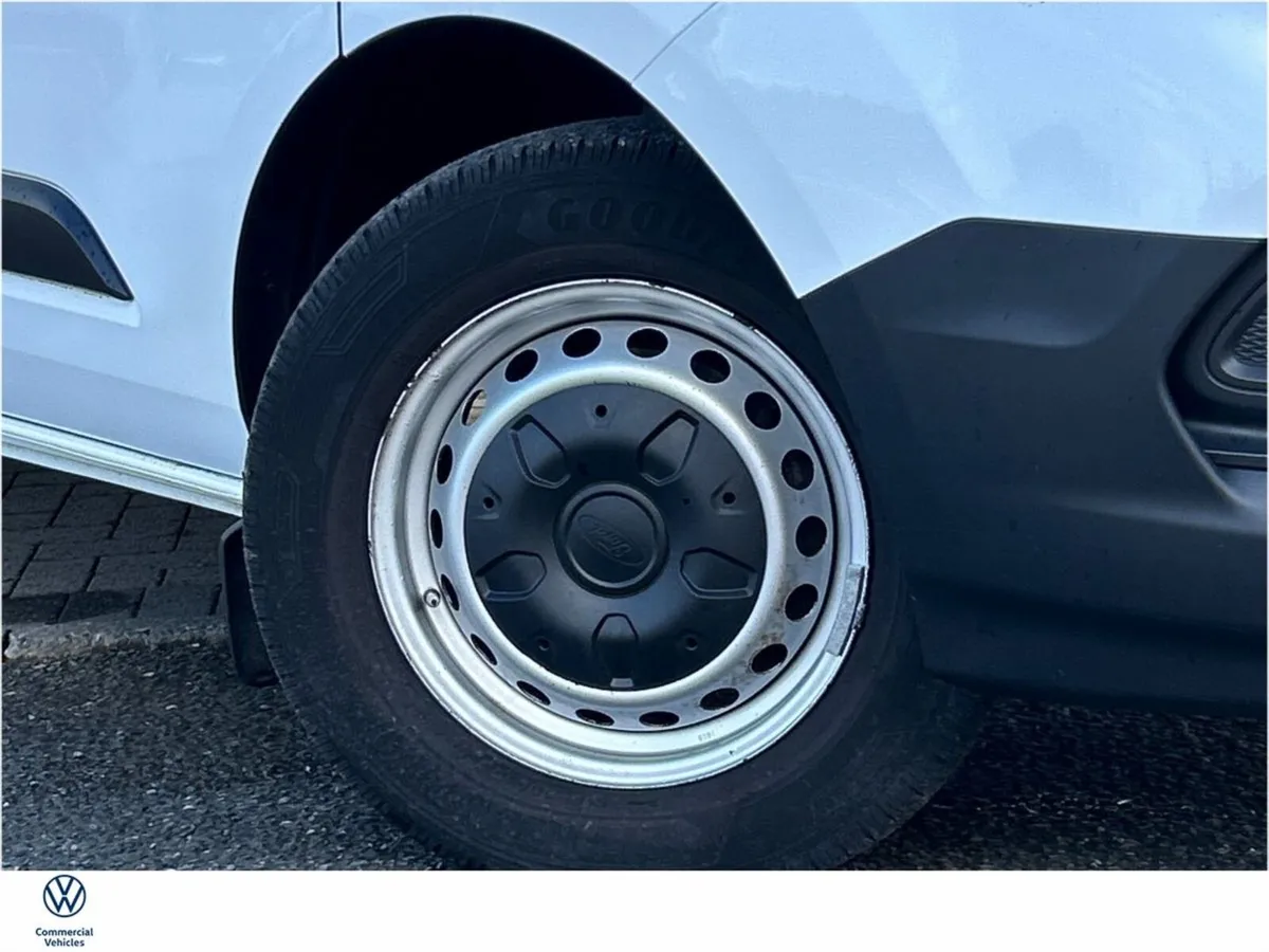 Ford Transit Custom SHORT WHEEL BASE LOW MILEAGE I - Image 2