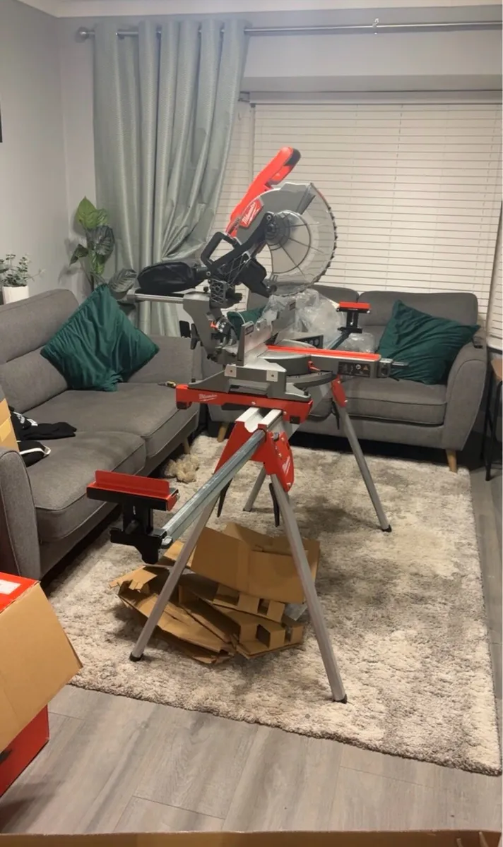 Milwaukee Mitre saw and stand - Image 3