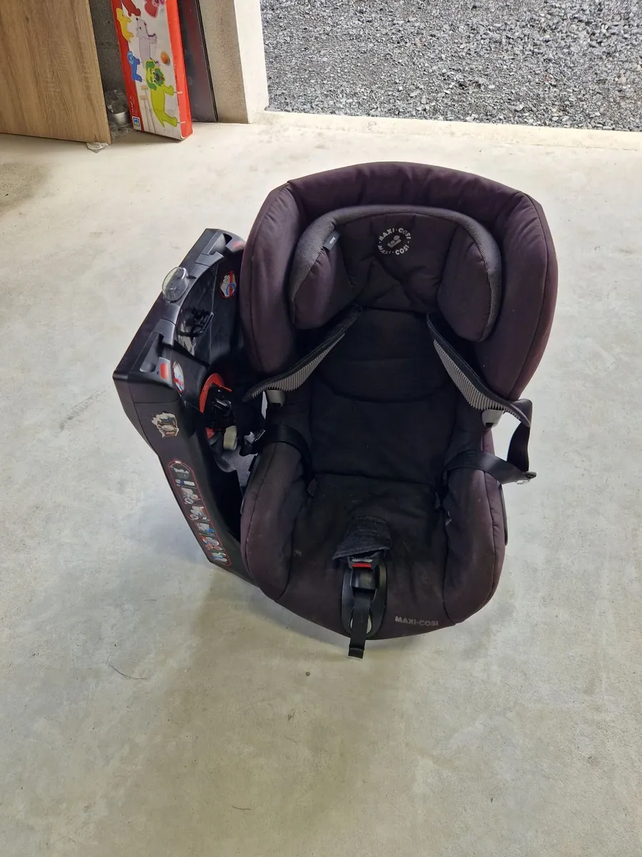 Maxi Cosi swivel Child Car seat8 - Image 4