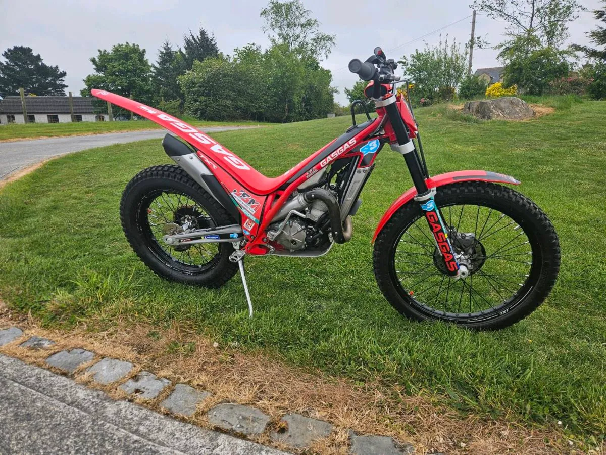 2025 Gasgas 300cc  trials bike MINT - Image 2