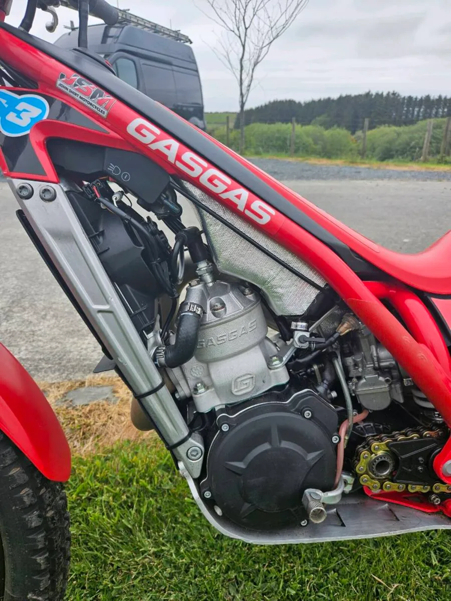 2025 Gasgas 300cc  trials bike MINT - Image 3