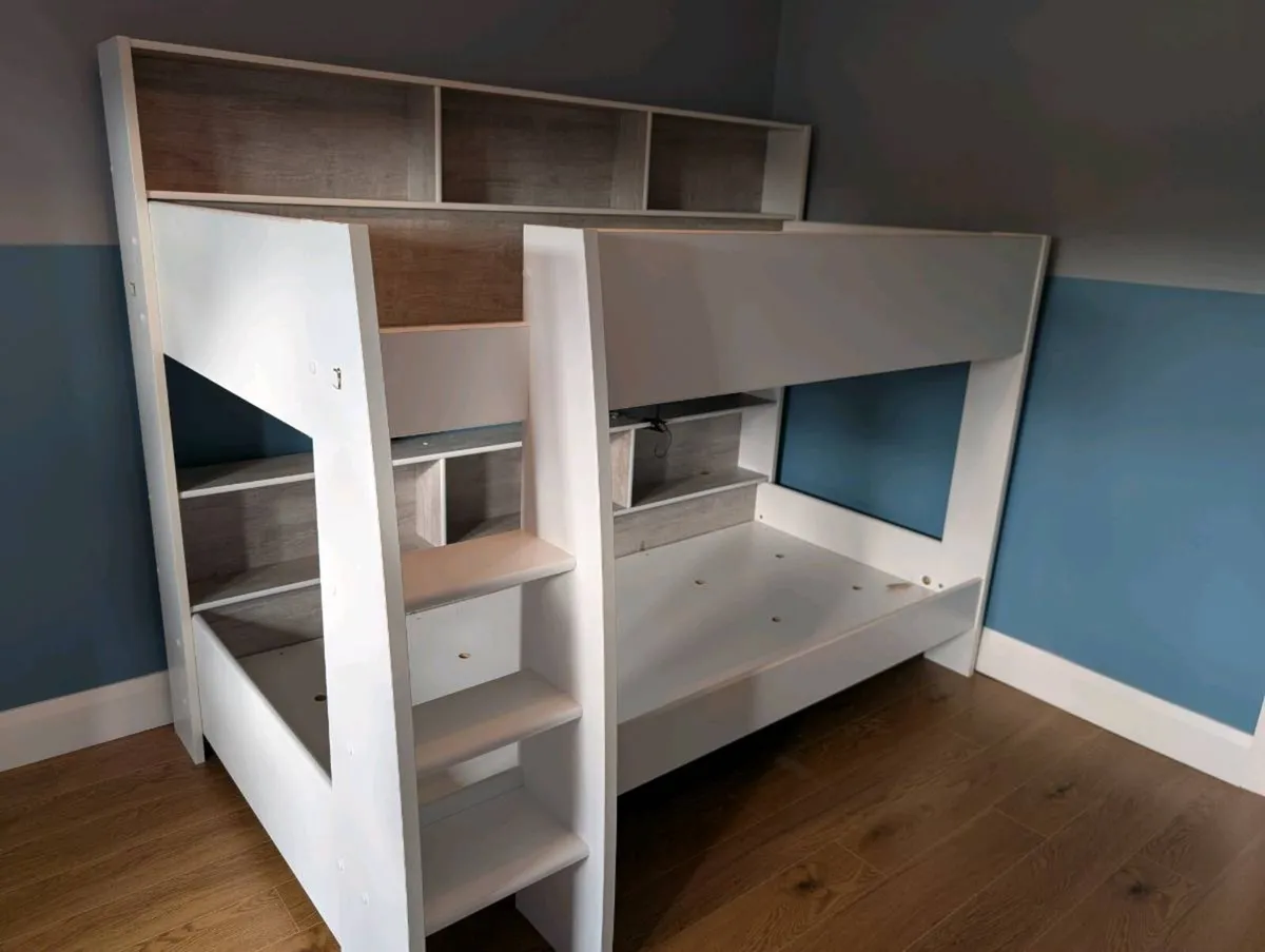 Bunk bed - Image 1
