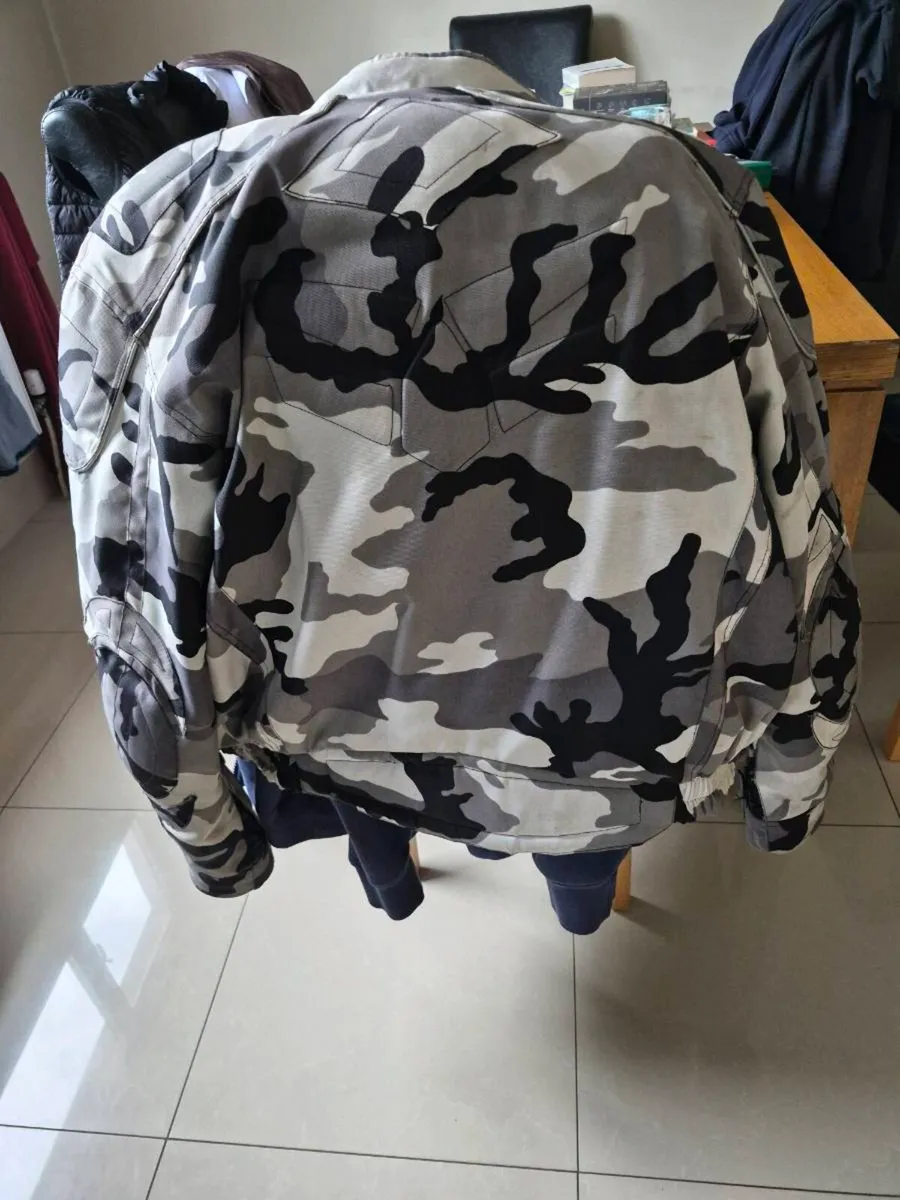 Motorcycle jacket and trousers - Image 2