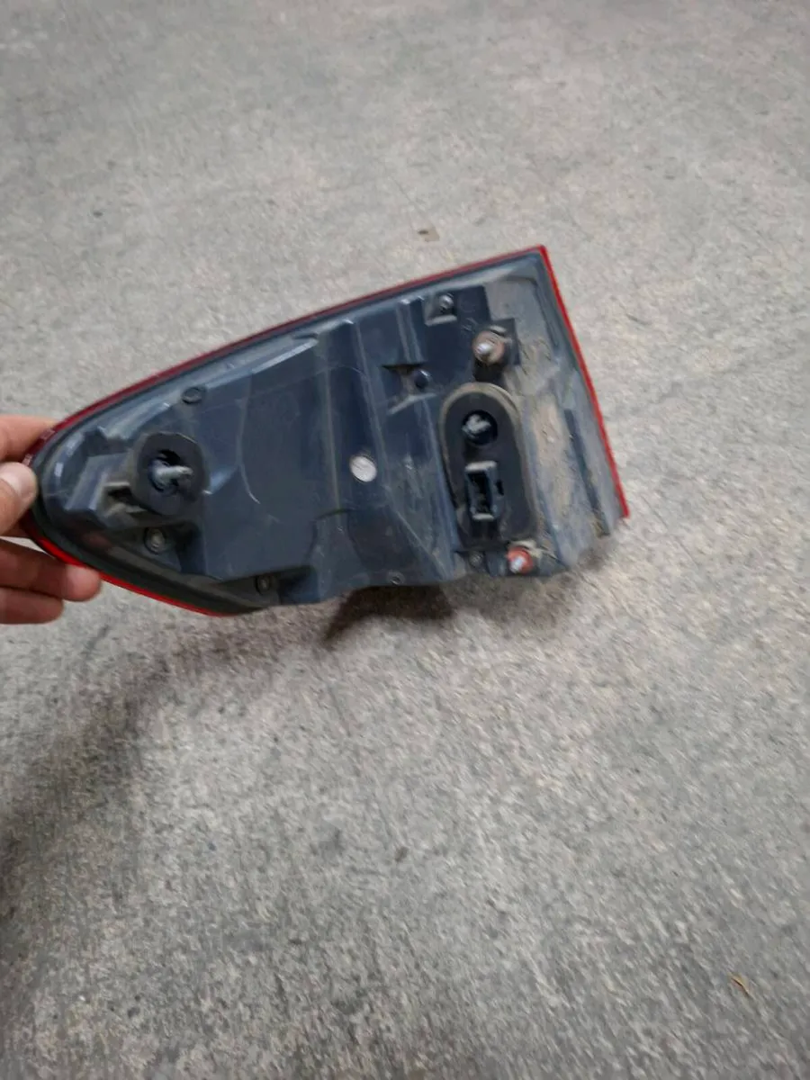 Bmw f11 rear light (outside right) - Image 3