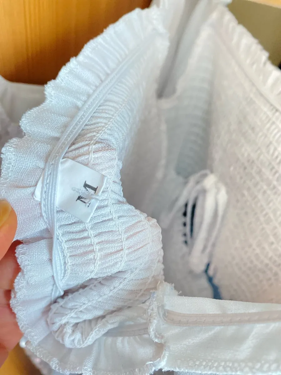 Wedding dress like new no damage very clean - Image 3