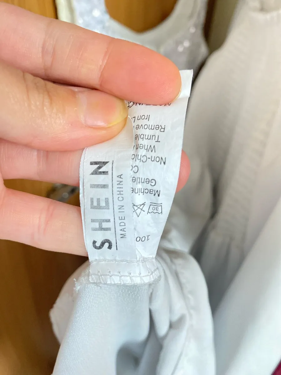 Wedding dress like new no damage very clean - Image 2