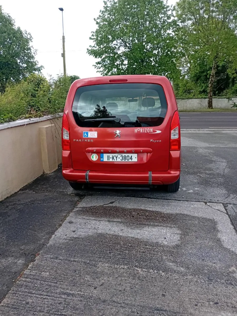 Wheelchair accessible - Image 2